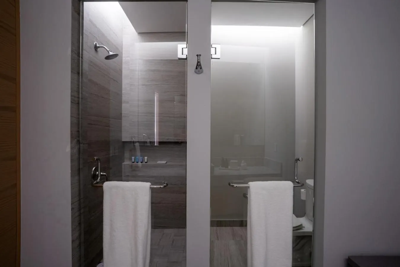 3Br Luxury Condo W/ Private Rooftop Pool & Gym 普拉亚卡门