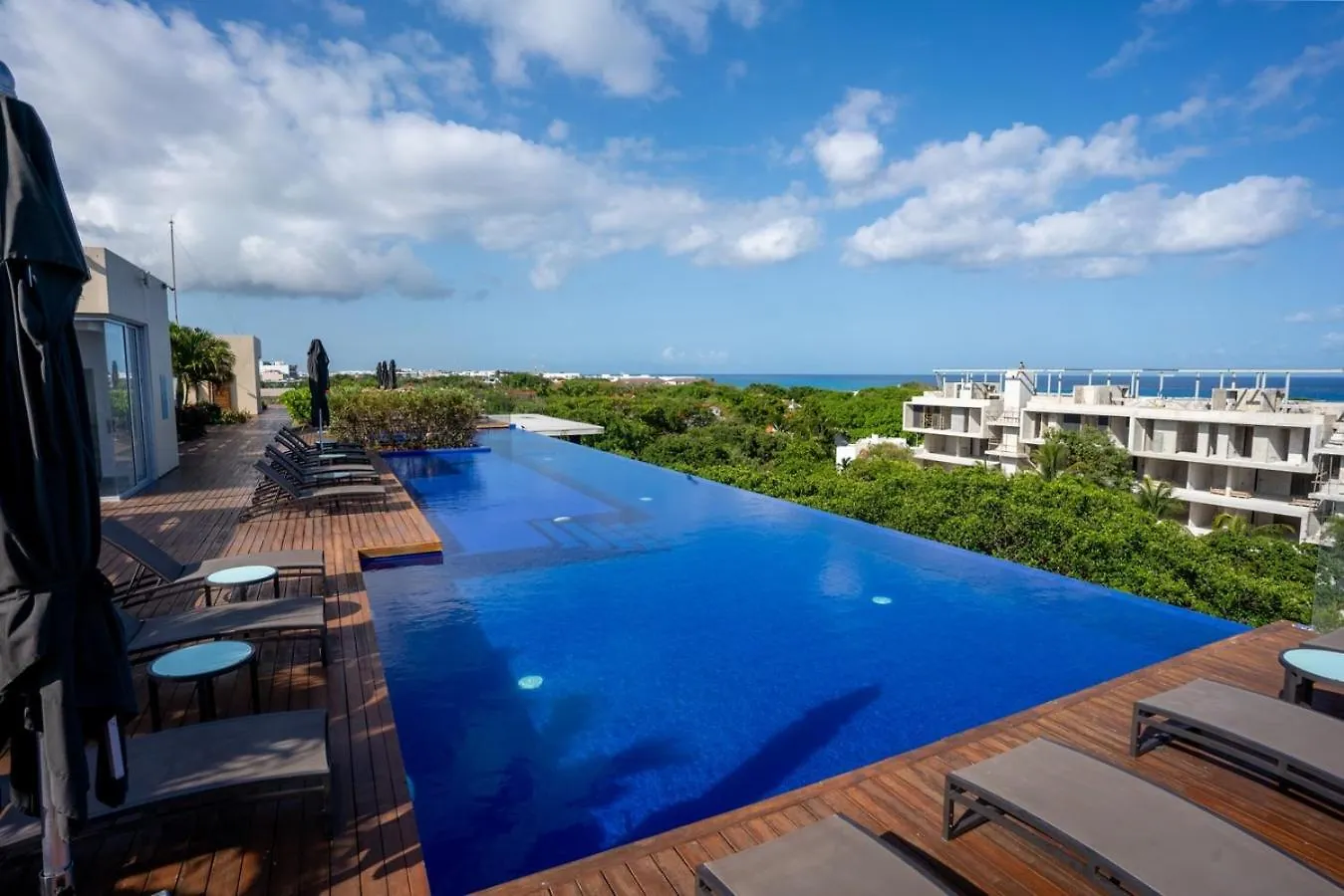 3Br Luxury Condo W/ Private Rooftop Pool & Gym 普拉亚卡门