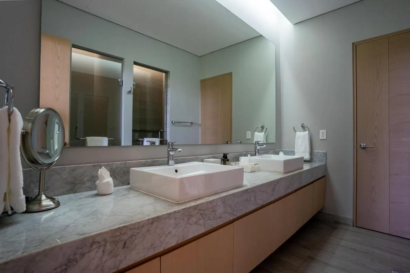 3Br Luxury Condo W/ Private Rooftop Pool & Gym Playa del Carmen Apartment